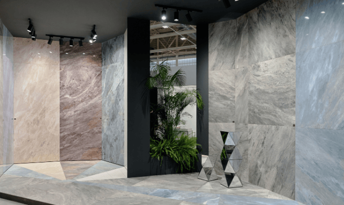 Refin на Cersaie 2025: Эволюция материалов — от бетона Osmos до мрамора Prestigio Kaleidos