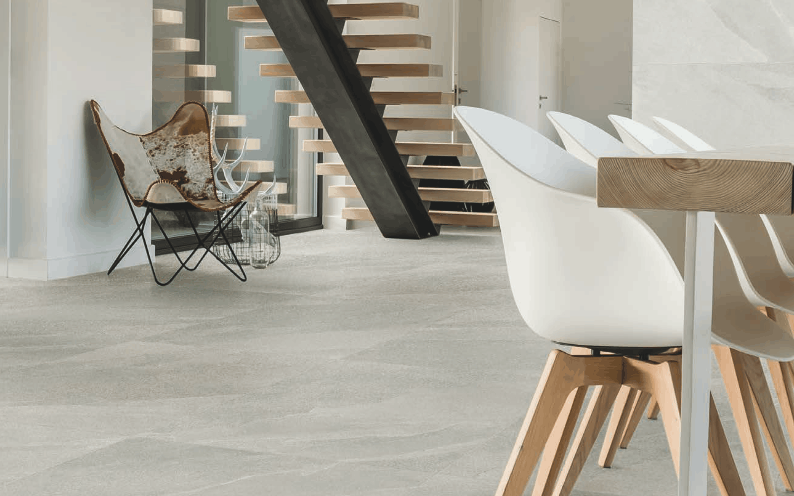 Современная гостиная с керамогранитом I.TILES