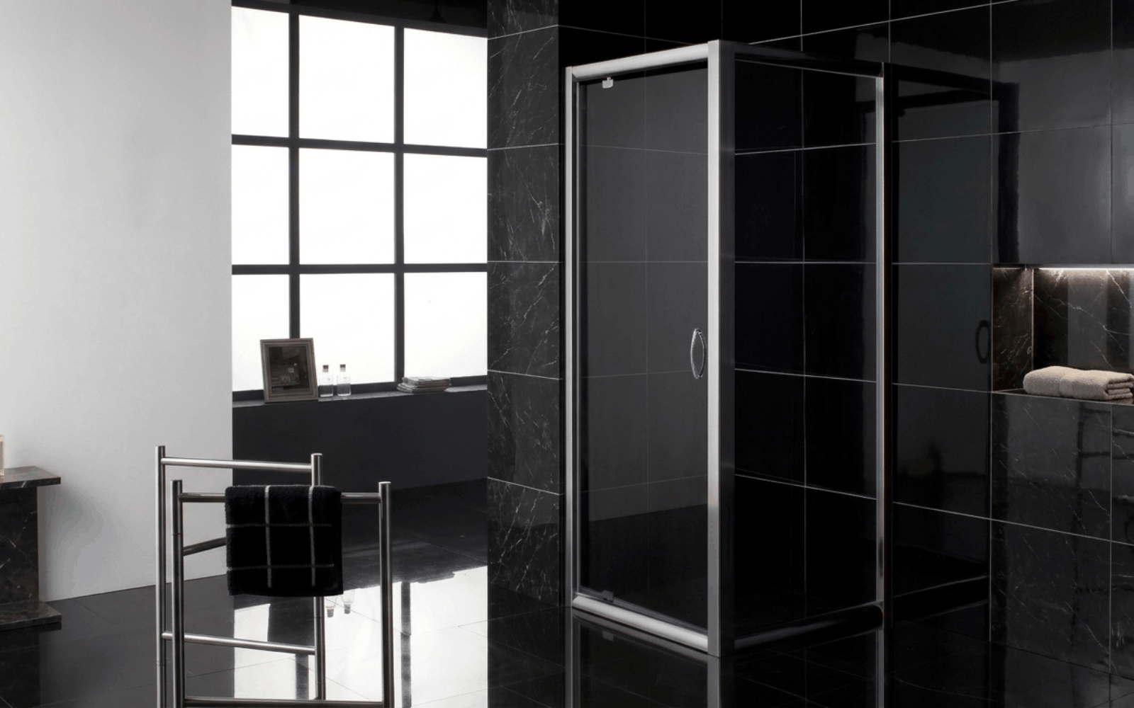 EGER shower cabin with black profile