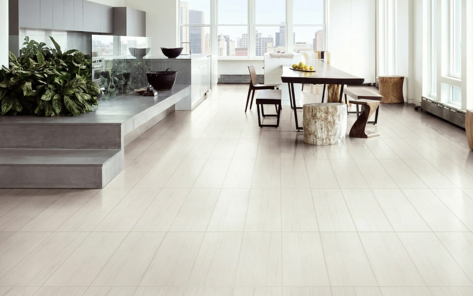 Світла їдальня з керамогранітом Saime під терраццо